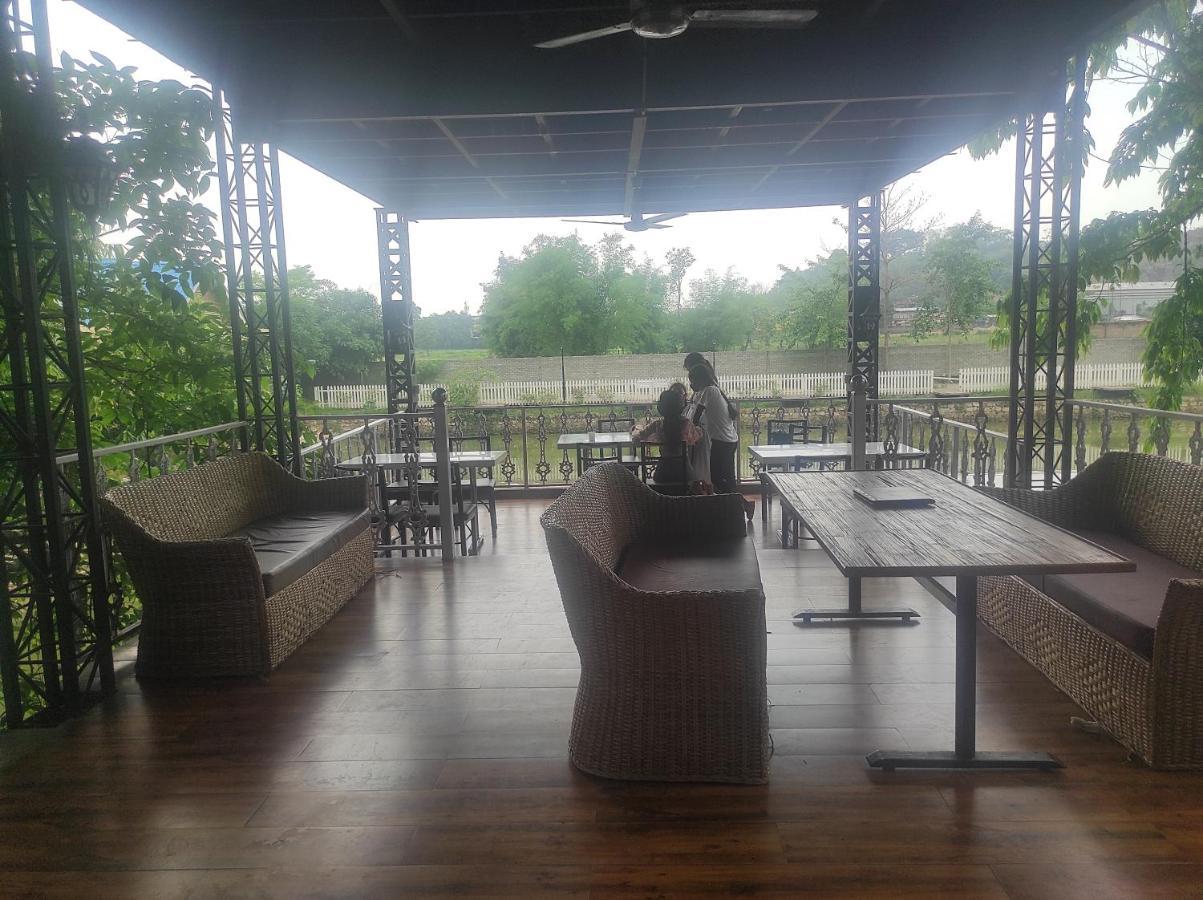 Changs Resort Kaharpara Esterno foto